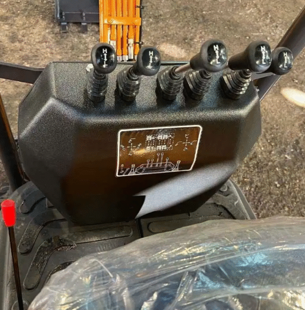 Mini excavadora motor diésel Garto GR12 2610 mm – Image 4