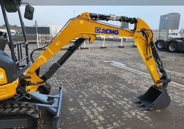 Equipos de construcción de vías XCMG XE18 E – Image 13