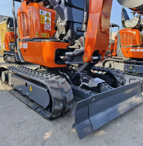Mini excavadora compacta DELEKS S100 1.0T - Image 6