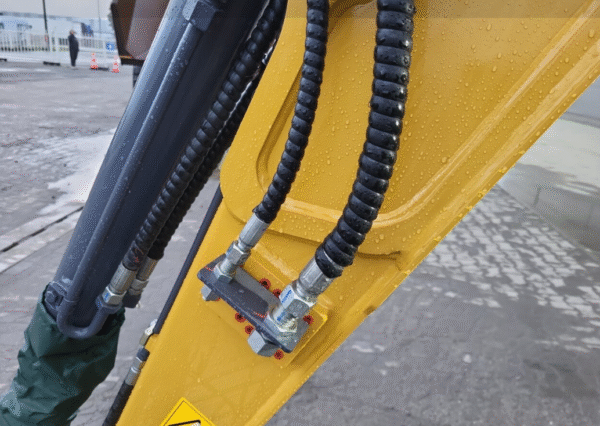 Equipos de construcción de vías XCMG XE18 E – Image 22